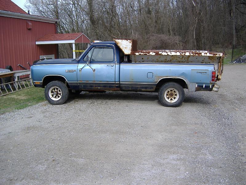 DSCF0601.JPG - 1984 Dodge Pickup w/ Salt Spreader