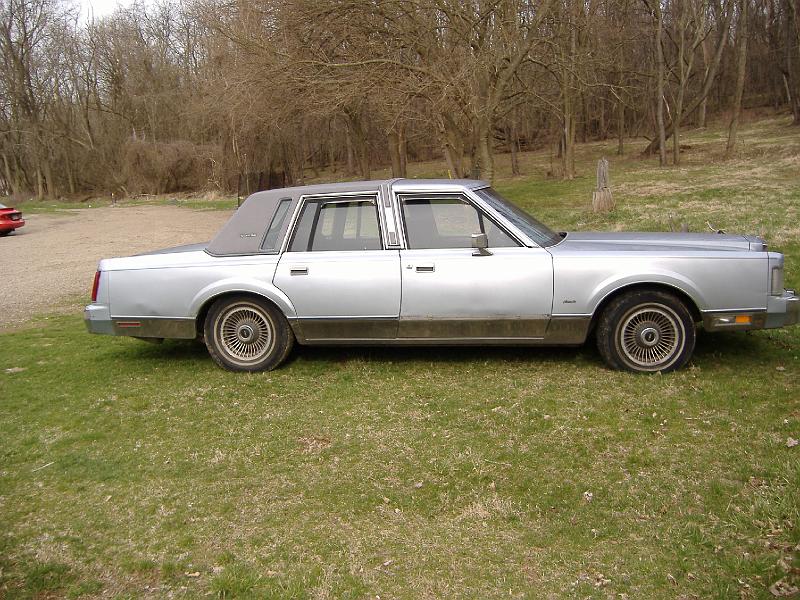 DSCF0607.JPG - 1985 Lincoln Town Car; 42,151 indicated miles