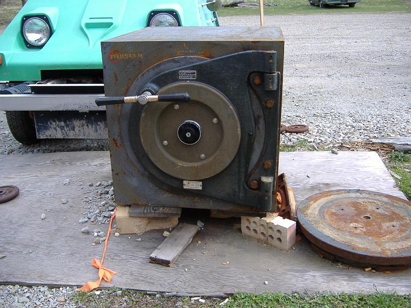 DSCF0610.JPG - Safe