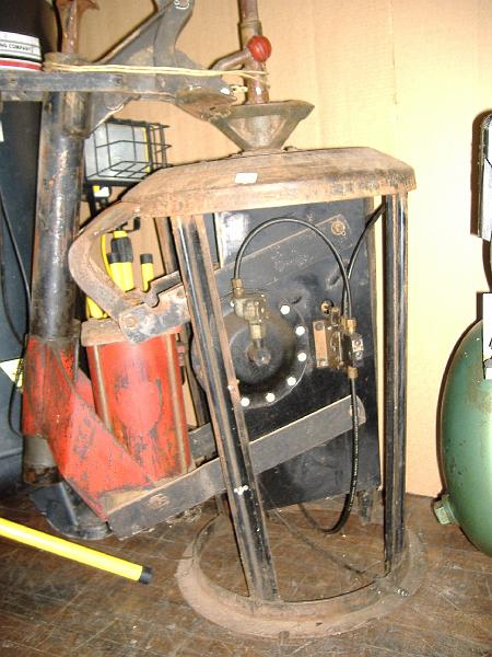 DSCF0637.JPG - Hydraulic Tire Mounter
