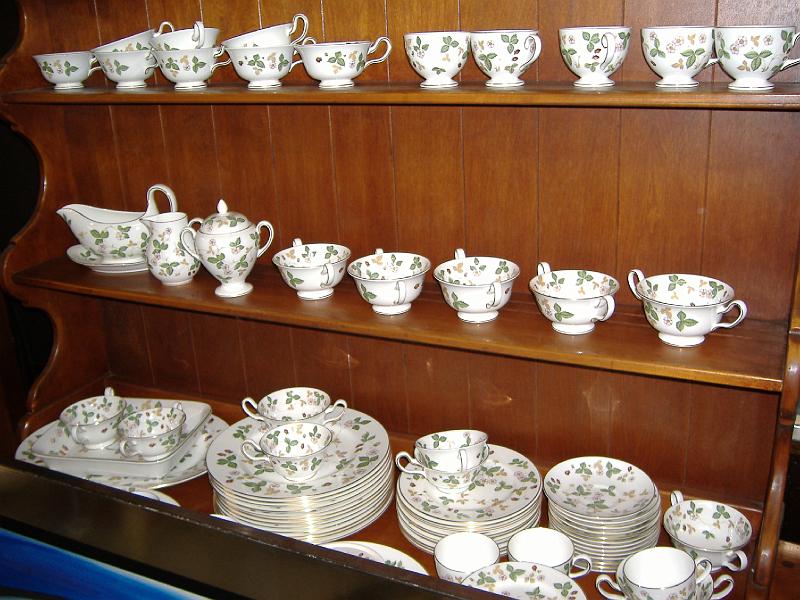 DSCF0716.JPG - Wedgewood China - Wild Strawberry Pattern